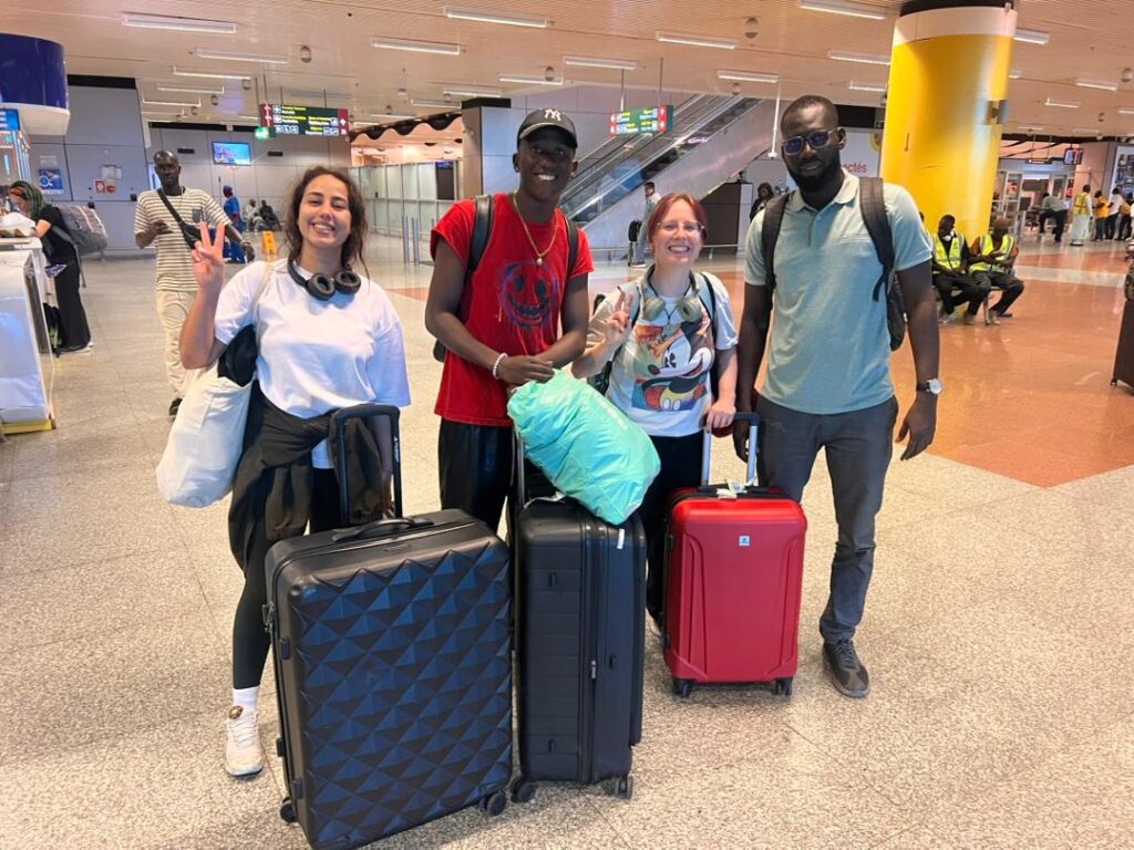service civique international avec la mission locale de montpellier arrivée des jeunes au Sénégal